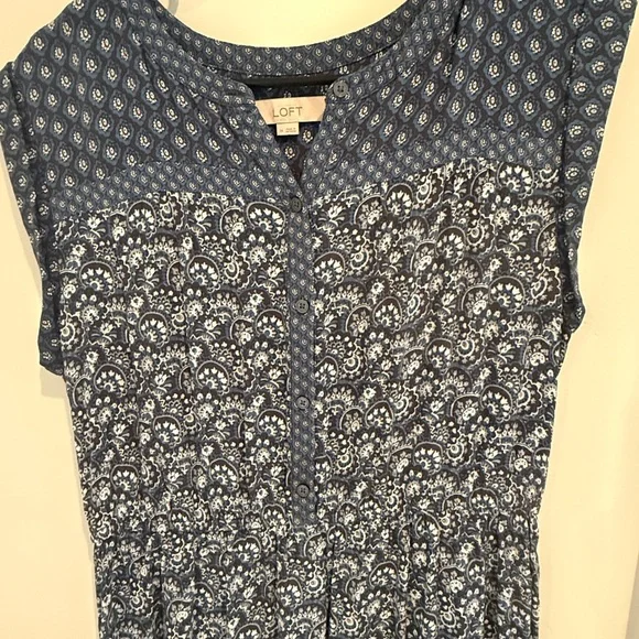 LOFT Blue Patterned Women's Top - Picture 3 of 3